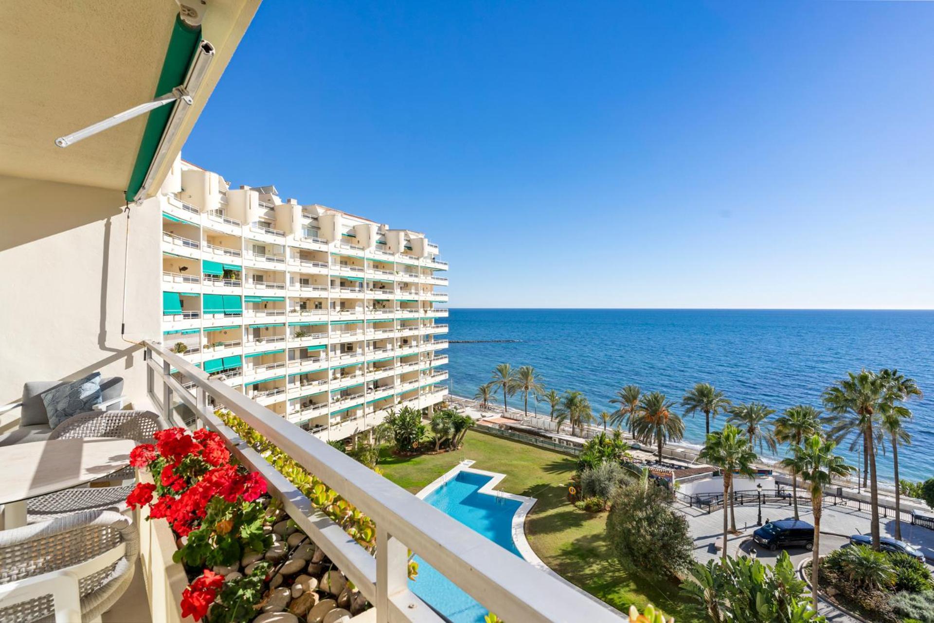 Beach Front Apartment With Pool Марбелья Экстерьер фото
