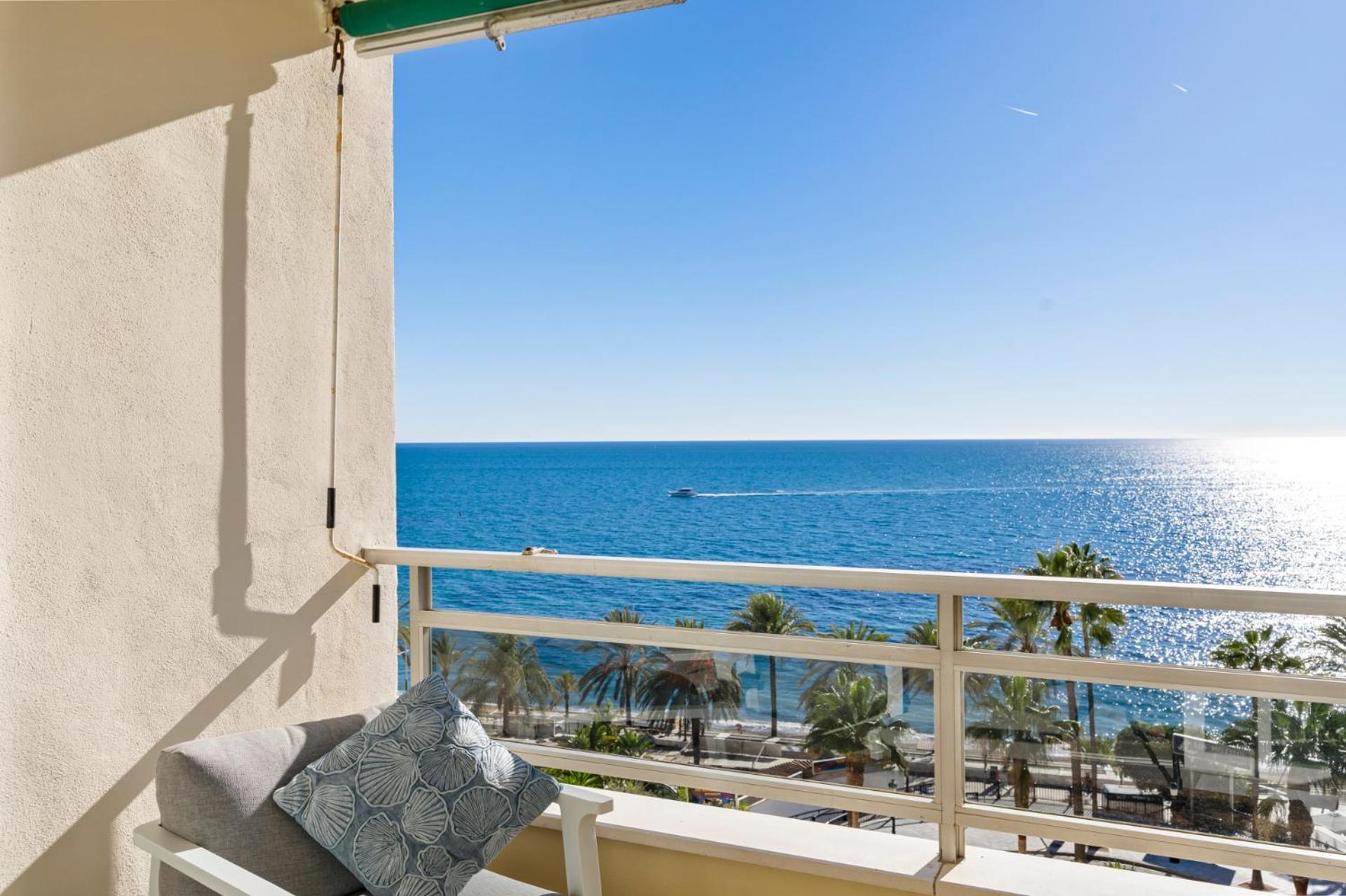 Beach Front Apartment With Pool Марбелья Экстерьер фото