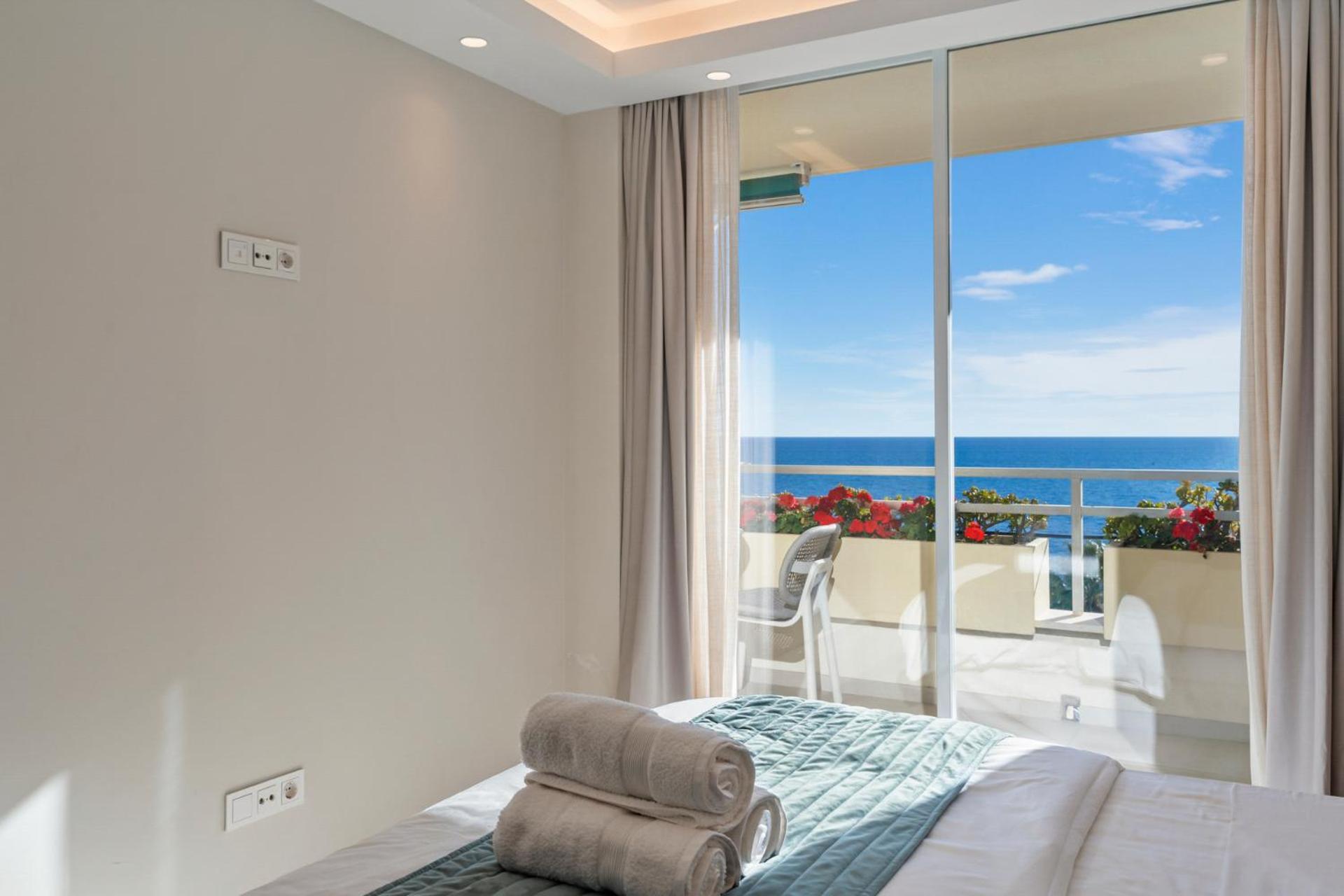Beach Front Apartment With Pool Марбелья Экстерьер фото